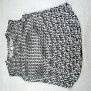 Rose & Olive knit keyhole back top L NWOT